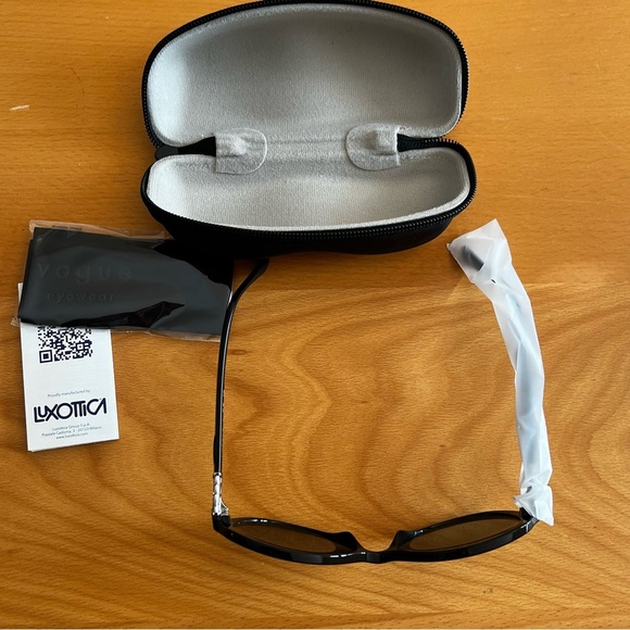 NIB Vogue Sunglasses VO5475SB - Picture 6 of 8